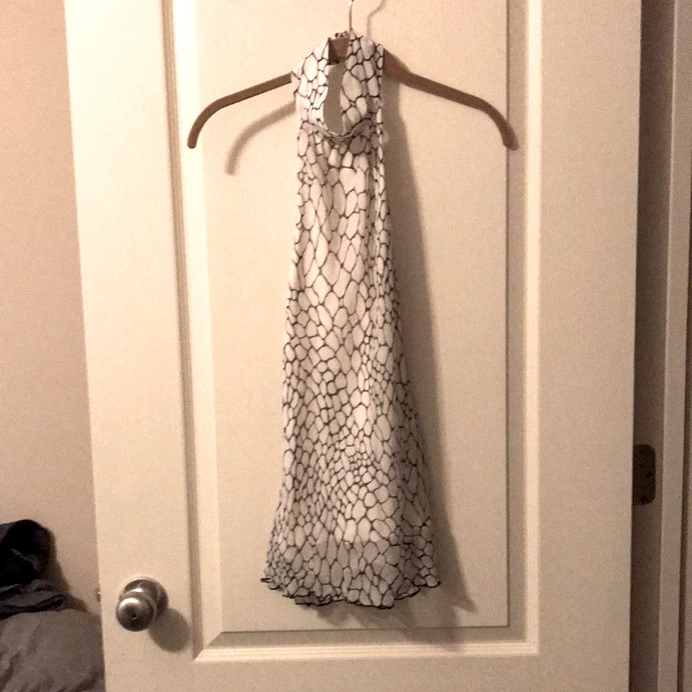 Lucy Agnes, Halter Top w/ Austrian Crystal Buttons (3) size Medium 100% Silk. - Picture 2 of 6